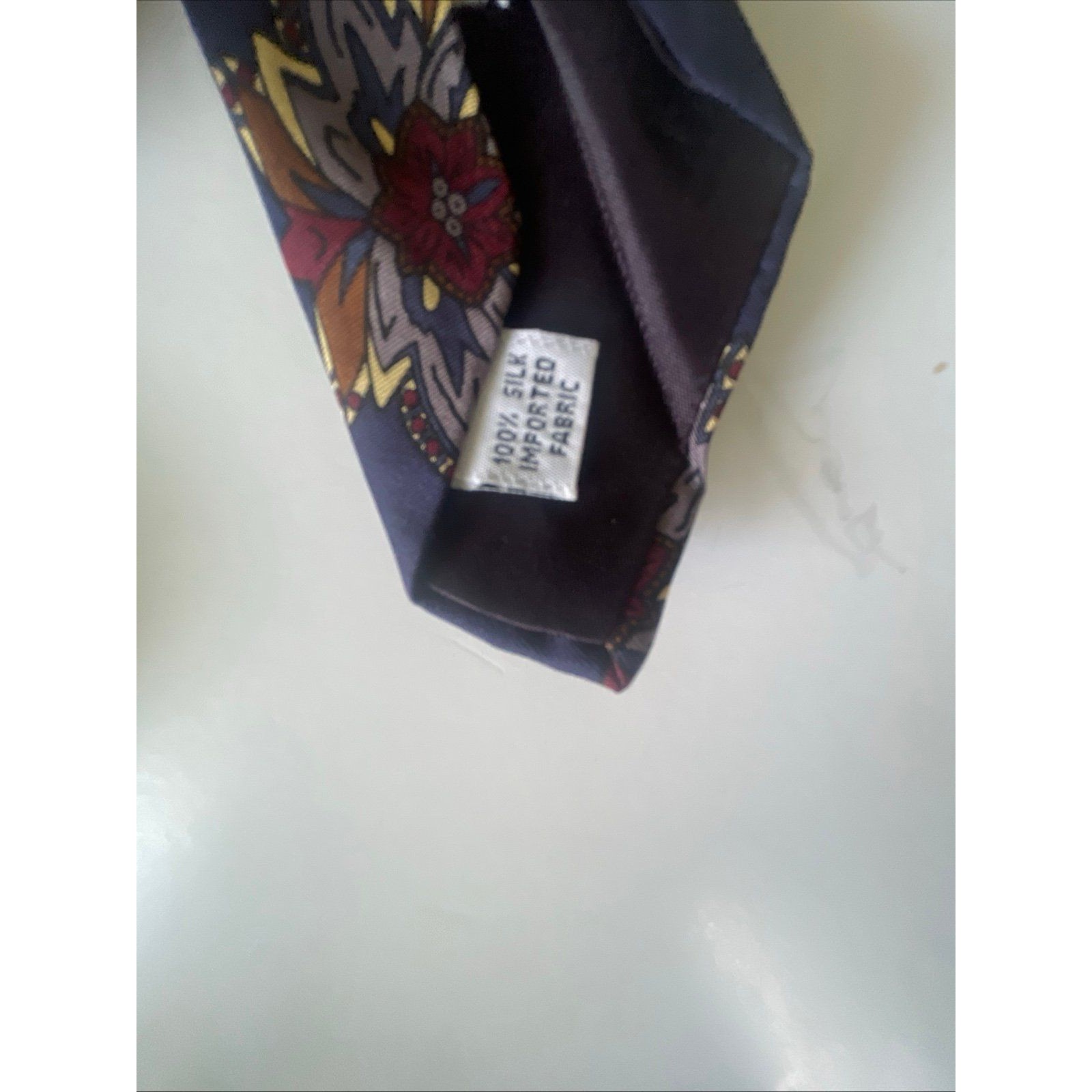 Vintage Gant Men's 100% Silk Tie Paisley Medallion Geometric Navy Maroon Gold Os — image 6 of 6